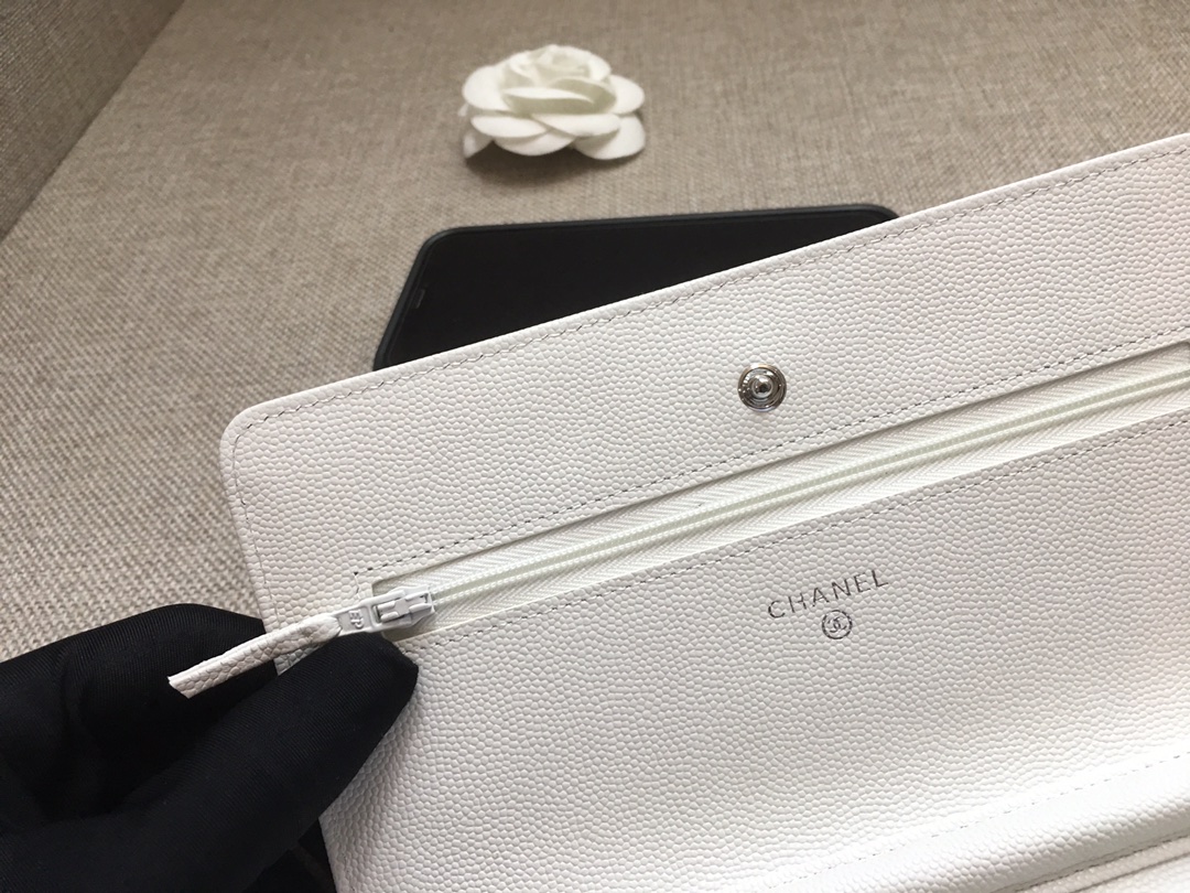 Caviar Leather Wallet On Chain Shoulder Bag A33814 White/Silver